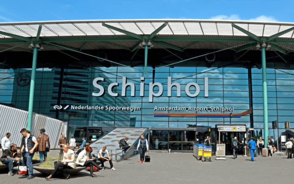 Ολλανδία: Το αεροδρόμιο του Σίπχολ στο Άμστερνταμ βάζει τέλος στα ιδιωτικά τζετ και στις νυχτερινές πτήσεις