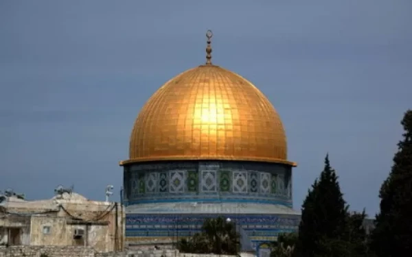 Ειρηνικά ολοκληρώθηκαν οι μεσημβρινές προσευχές των μουσουλμάνων στο ιερό συγκρότημα του Τεμένους Αλ-Άκσα