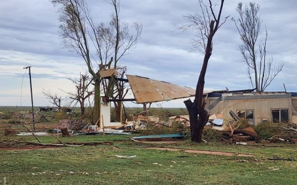 Ο κυκλώνας «Ίλσα» πλήττει περιοχές στα δυτικά της Αυστραλίας - Άνεμοι έως 288 χλμ. την ώρα (βίντεο, φωτ.)