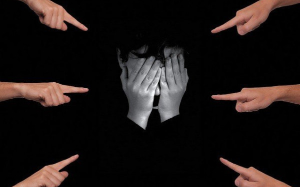 Bullying: Από τις σχολικές αίθουσες, στις πλατείες και το TikTok