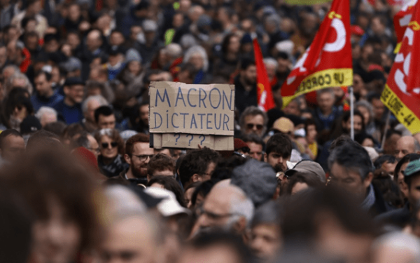 Γαλλία: Το Συνταγματικό Συμβούλιο δεν βρήκε... λόγο για δημοψήφισμα επί της συνταξιοδοτικής μεταρρύθμισης