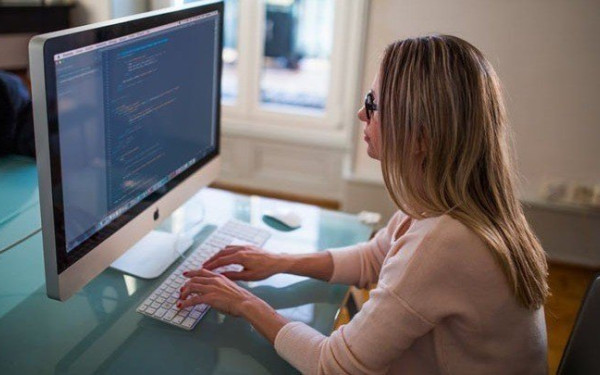 Πάνω από 250.000 Έλληνες έχουν παρακολουθήσει προγράμματα επαγγελματικής κατάρτισης