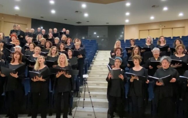 Θεσσαλονίκη: Ένα χορωδιακό αφιέρωμα στις μάνες με τις άδειες αγκαλιές, από το ΤΕΕ/ΤΚΜ