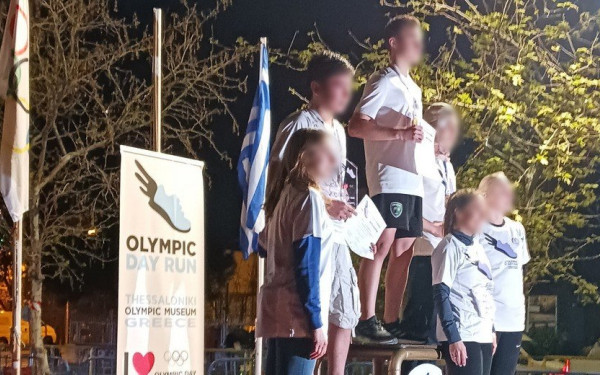 6ο Olympic Day Run: Δύο ασυνόδευτα προσφυγόπουλα έκλεψαν την παράσταση στη Θεσσαλονίκη