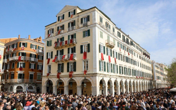 Πού θα πάνε οι Έλληνες το Πάσχα - Στα ύψη οι πληρότητες στους παραδοσιακούς προορισμούς και στα νησιά