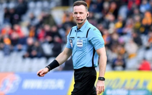 Αδιανόητο: Μεθυσμένοι οι Πολωνοί διαιτητές του ΑΕΚ - Άρης στο «Ελ. Βενιζέλος», προπηλάκισαν ταξιδιώτες και... αγνοούνται