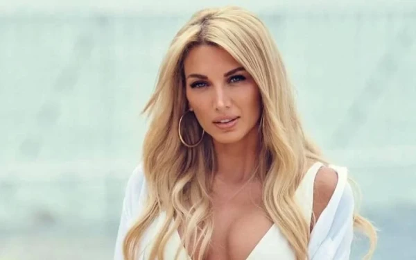 Τροχαίο για την Κωνσταντίνα Σπυροπούλου: Παρέσυρε ηλικιωμένη με το ΙΧ της (βίντεο)