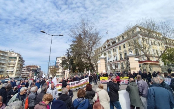Θεσσαλονίκη: Συγκέντρωση και πορεία συνταξιούχων για αύξηση των συντάξεων και επιστροφή αναδρομικών (βίντεο, φωτ.)