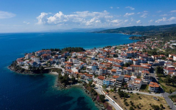 Airbnb: Στο φουλ οι κρατήσεις για το τριήμερο του Αγίου Πνεύματος