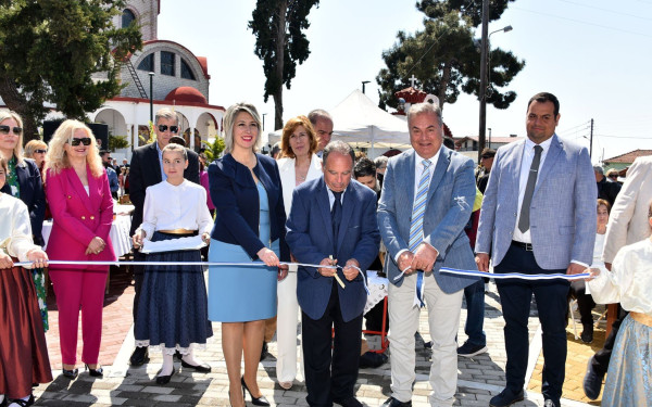 Χαλκιδική: Εγκαινιάστηκε η ανάπλαση της Κεντρικής Πλατείας Ν. Ηράκλειας
