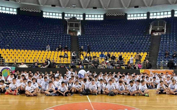 Θεσσαλονίκη: Γέμισε παιδιά το Αλεξάνδρειο Μέλαθρο (φωτ.)