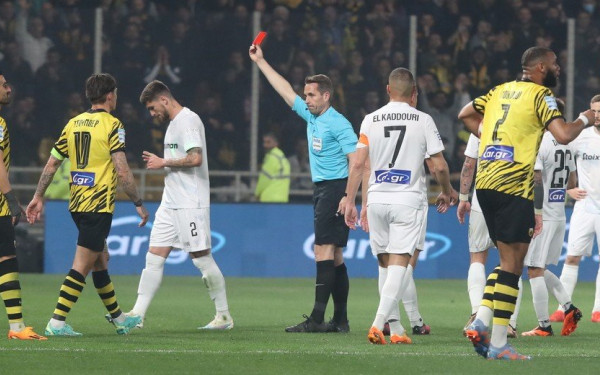 ΠΑΟΚ: Πρόστιμο στον Κάργα για την αποβολή στο ντέρμπι με την ΑΕΚ (βίντεο)