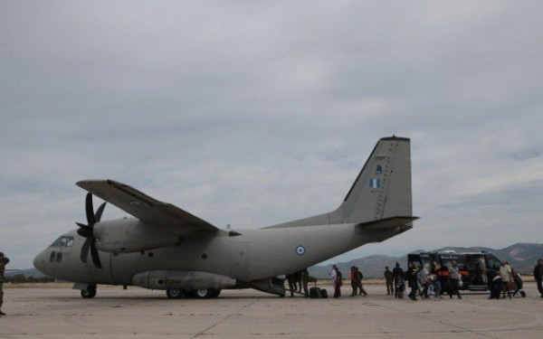 Αεροσκάφος της ελληνικής Πολεμικής Αεροπορίας μεταφέρει 39 άτομα από το Σουδάν