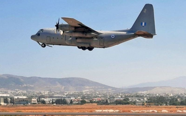 Απογειώθηκαν τα C-130 και C-27 με 15 κομάντος και γιατρούς για τον απεγκλωβισμό Ελλήνων στο Σουδάν (βίντεο)