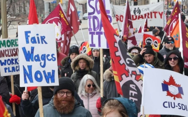 Απεργούν οι δημόσιοι υπάλληλοι στον Καναδά - «Είμαστε στην αρχή μιας ιστορικής απεργίας για το κόστος της ζωής»