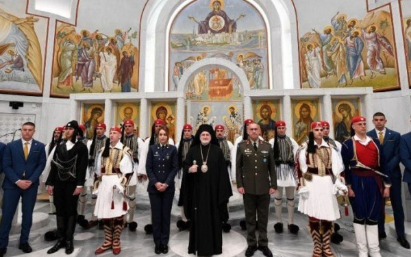 Υποδοχή Ελλήνων Ευζώνων από τον Αρχιεπίσκοπο Αμερικής στον Άγιο Νικόλαο στο Σημείο Μηδέν