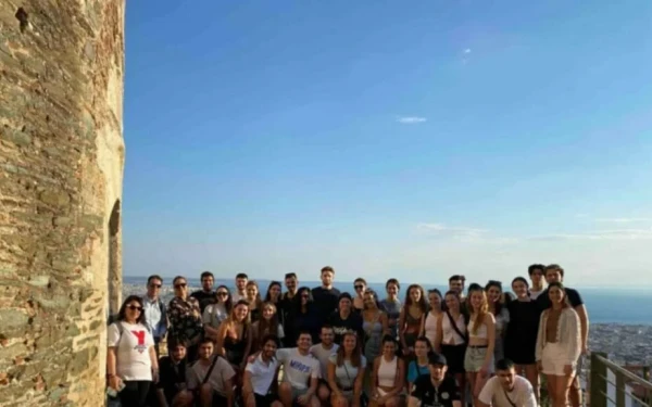 Η Ελληνική Κοινότητα Μελβούρνης διοργανώνει Καλοκαιρινή Κατασκήνωση για νέους στη Θεσσαλονίκη