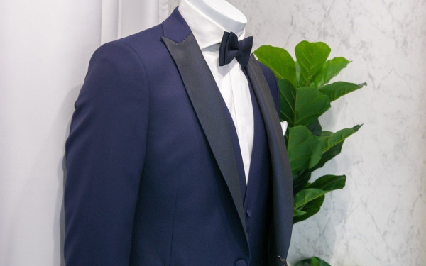 Monreale: Ένα κατάστημα σήμα κατατεθέν για την ανδρική ένδυση και το γαμπριάτικο ντύσιμο