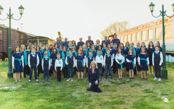 Εύοσμος: Μια «προσευχή» από μικρούς και μεγάλους για τα Τέμπη - Δείτε το συγκινητικό βίντεο 