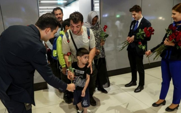 Έφτασαν στην Κωνσταντινούπολη οι πρώτοι Τούρκοι που απεγκλωβίστηκαν από το Σουδάν