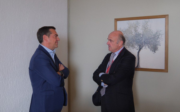 Συνάντηση Τσίπρα - Ντε Γκίντος στο περιθώριο του Φόρουμ των Δελφών