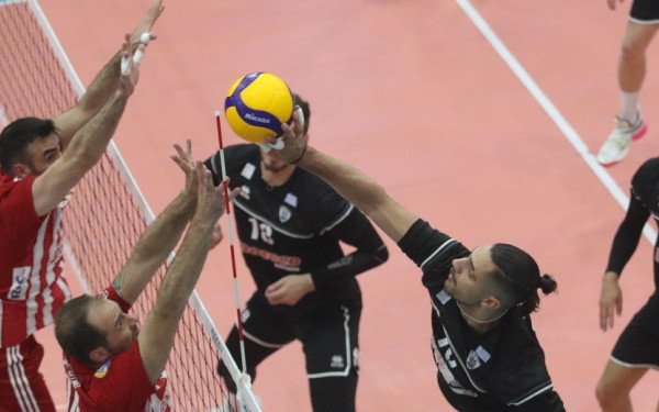 Βόλεϊ: Ανατροπή ο Ολυμπιακός, χαμένη ευκαιρία ο ΠΑΟΚ και όλα για όλα στην Πυλαία (βίντεο)