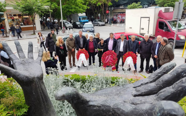 Η Θεσσαλονίκη τιμά τη μνήμη του Μίκη Θεοδωράκη και του Γρηγόρη Λαμπράκη (βίντεο, φωτ.)