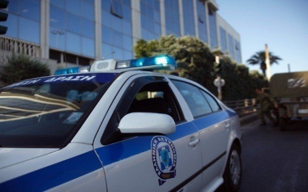 Αστυνομικός σε κύκλωμα διακίνησης ναρκωτικών - Χειροπέδες σε επτά 