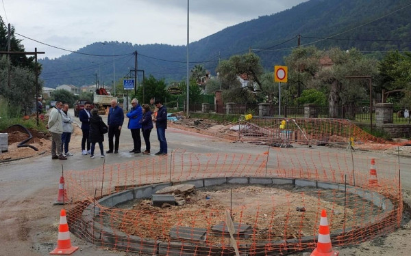 Σύσκεψη για τις υποδομές και τον τουρισμό στη Θάσο (φωτ.)
