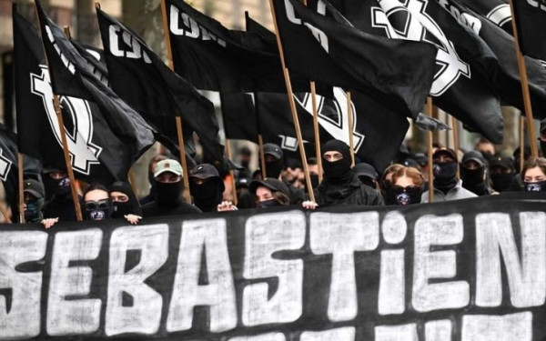 Γαλλία: Ο υπουργός Εσωτερικών ζήτησε να απαγορευτούν οι διαδηλώσεις των φασιστών μετά την κατακραυγή (βίντεο)