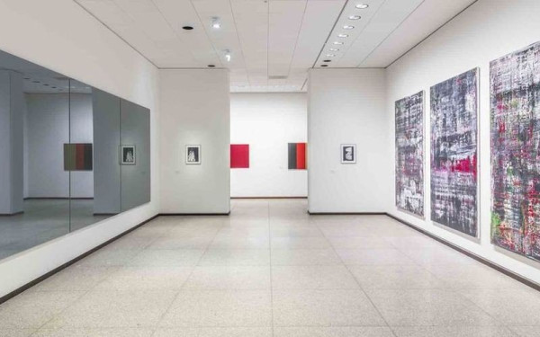 Το κολαστήριο του Άουσβιτς ΙΙ - Μπίρκεναου αποκαλύπτεται στην έκθεση «Γκέρχαρντ Ρίχτερ -100 Έργα για το Βερολίνο» (φωτ.)