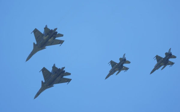 Συναγερμός στην Πολωνία: «Πολλαπλές παραβιάσεις» του εναέριου χώρου – Καταδιωκτικά κατέρριψαν ρωσικά drones