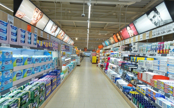 Κατώτατος μισθός 1000 ευρώ και έξτρα παροχές στους εργαζόμενους από μεγάλη αλυσίδα σούπερ μάρκετ