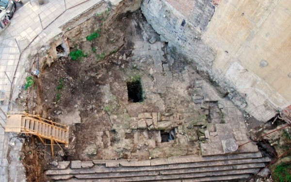 Αρχαϊκός ναός πλατείας Αντιγονιδών: Ένα πολύπαθο μνημείο στην καρδιά της Θεσσαλονίκης