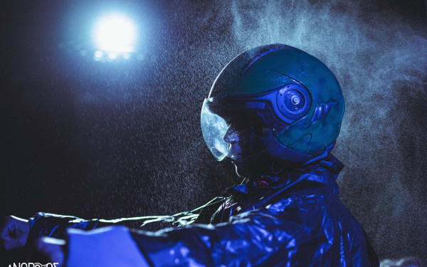 Θεσσαλονίκη: Ντελίβερι στη θεατρική σκηνή από δημοσιογράφο που έγινε διανομέας