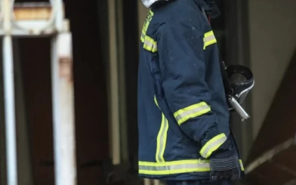 Φωτιά σε δώμα πολυκατοικίας στα Άνω Πατήσια - Εντοπίστηκε χωρίς της αισθήσεις της μία γυναίκα