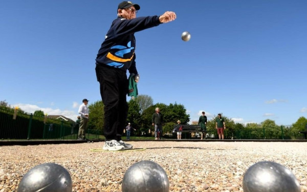 Πετάνκ: Το γαλλικό… τάβλι που κερδίζει συνεχώς μικρούς και μεγάλους φίλους στην Ελλάδα (βίντεο)