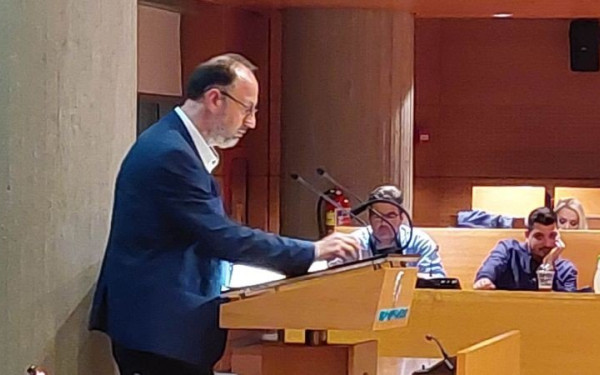 Άγρια κόντρα Καραγιάννη-Τσαβλή με αιχμές στο Δημοτικό Συμβούλιο Θεσσαλονίκης