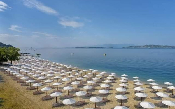 Γαλάζιες σημαίες: «Σαρώνει» ο δήμος Αριστοτέλη στη Χαλκιδική με την 7η θέση πανελλαδικά - Η λίστα με τις παραλίες (φωτ.)