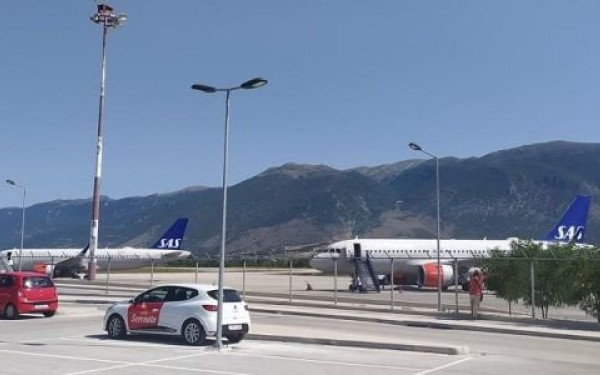 Ιωάννινα: Δεν κατάφερε να προσγειωθεί το πρώτο τσάρτερ από τη Σουηδία - Πήγε τελικά Θεσσαλονίκη