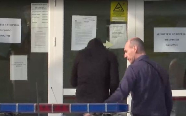 Άρτα: Ενώπιον του ανακριτή ο πατέρας που ξέχασε το 5,5 μηνών βρέφος μέσα στο αυτοκίνητο (βίντεο)