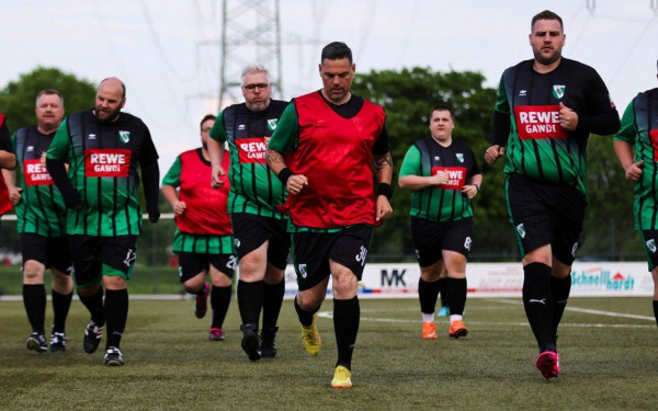 Στη Γερμανία οι υπέρβαροι έχουν το δικό τους ποδοσφαιρικό πρωτάθλημα (βίντεο)