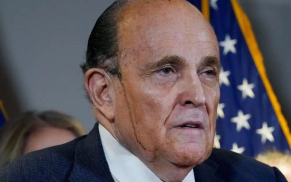 Είδε το «φέσι» των 148 εκατ. δολαρίων και υπέβαλε αίτημα πτώχευσης ο Ρούντι Τζουλιάνι