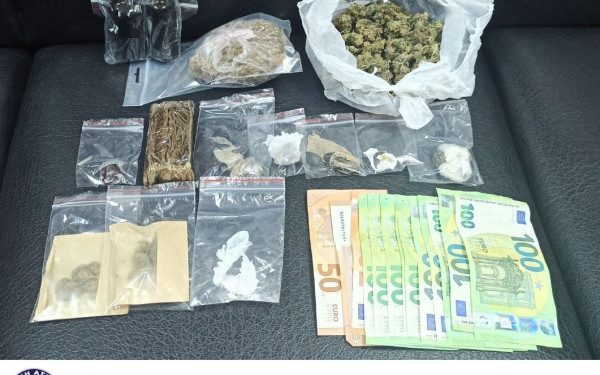 Mπαράζ συλλήψεων για ναρκωτικά 