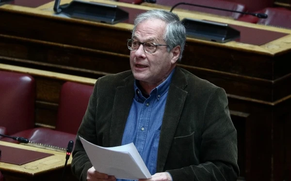 ΣΥΡΙΖΑ-ΠΣ: Θύμα λεκτικής επίθεσης έπεσε ο βουλευτής Κώστας Μάρκου - Δύο προσαγωγές