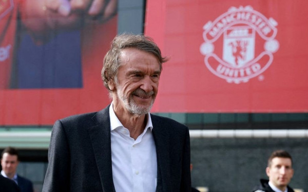 Προ των πυλών της Μάντσεστερ Γιουνάιτεντ ο Σερ Τζιμ Ράτκλιφ - Εκτός μάχης τα πετροδόλαρα του Κατάρ (βίντεο)