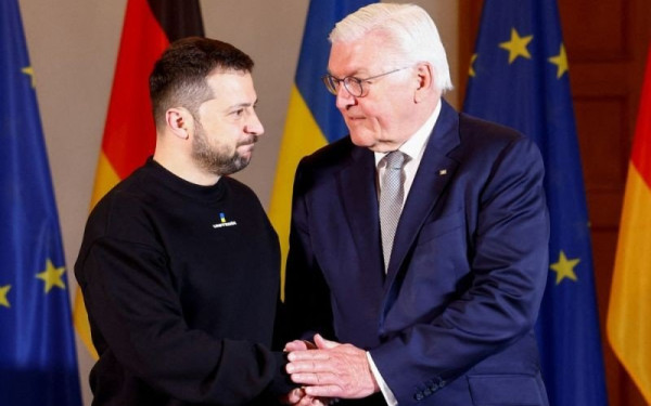 Ο Ζελένσκι ευχαρίστησε τον Φ.Β. Σταϊνμάγιερ για τη στήριξη της Γερμανίας