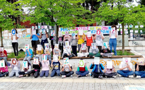 Καλαμαριά: Οι μαθητές στέλνουν μήνυμα οδικής συμπεριφοράς και ζητούν να μπει «φρένο» στα ΙΧ στον πεζόδρομο