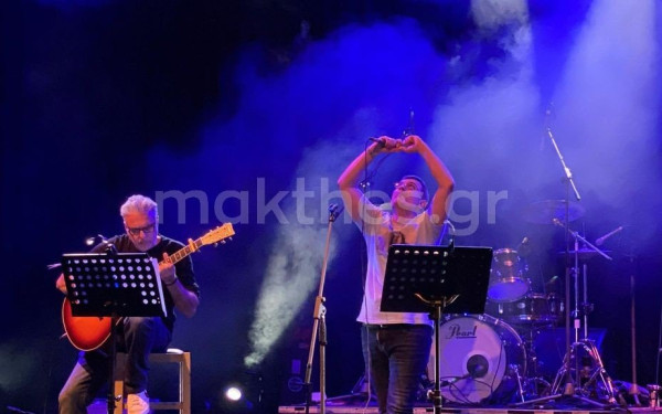 Θεσσαλονίκη: «Δεν θα σας ξεχάσουμε ποτέ» - Συγκίνηση στη συναυλία για τα θύματα των Τεμπών (βίντεο & φωτ.)