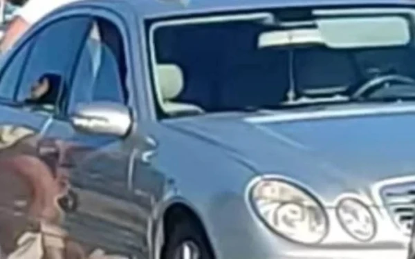 Κρήτη: Τουρίστρια κατέβασε το παντελόνι της μπροστά σε ταξί - Δείτε βίντεο